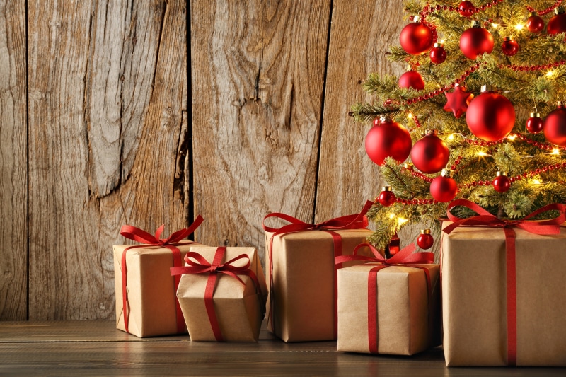 5K, box - container, christmas decoration, celebration, no people, New Year, red, 4k, wrapping paper, tied bow, package, gift, ribbon - sewing item, holiday - event