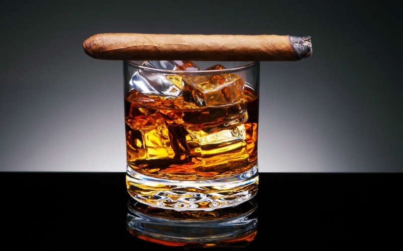 black background, freshness, drinking, 1080P, rum, cut, cigars, food and drink, whiskey, refreshment, drinking glass, clear, food, no people, glass, frozen