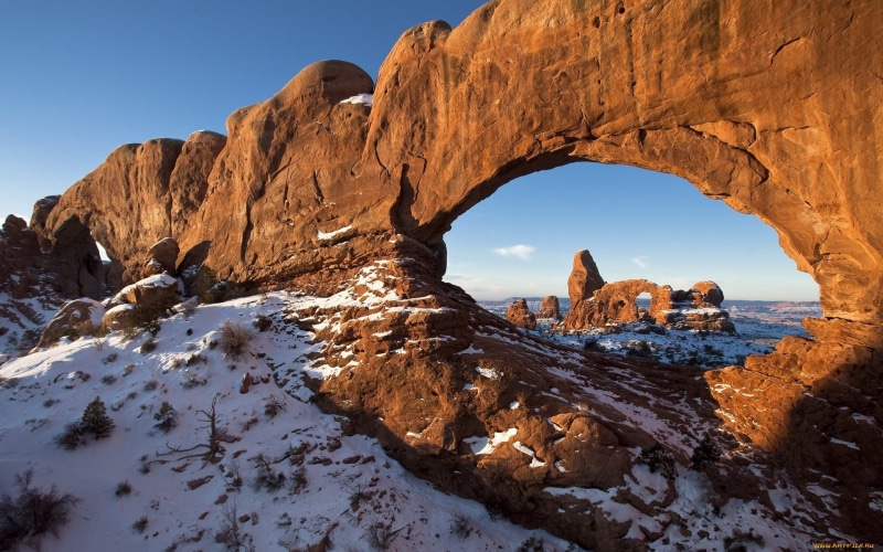 rock - object, built structure, tranquil scene, outdoors, solid, sky, natural arch, Utah, snow, architecture, rock, beauty in nature, physical geography