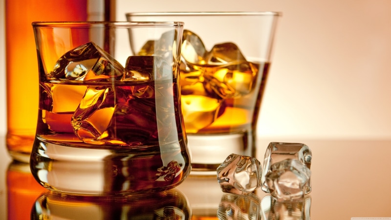 whiskey, ice cubes, drinking glass, drink, alcohol, 4K