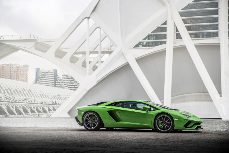 architecture, city, transportation, cars, luxury, built structure, lamborghini, mode of transportation, outdoors, day, lamborghini aventador, 4K, hd, 2018 cars
