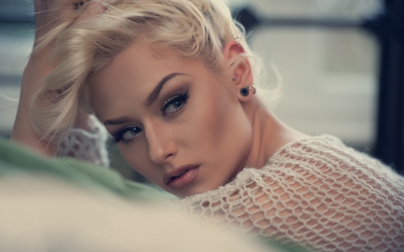headshot, adult, young women, looking at camera, beautiful woman, lying down, lifestyles, relaxation, hairstyle, one person, hair, contemplation, beauty