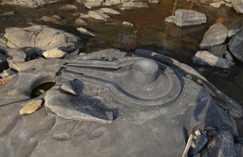 hinduism, stone - object, symbol, old, outdoors, spirituality, beach, environment, shalmala, nature, stone, religion, no people, rock formation, land, spiritual