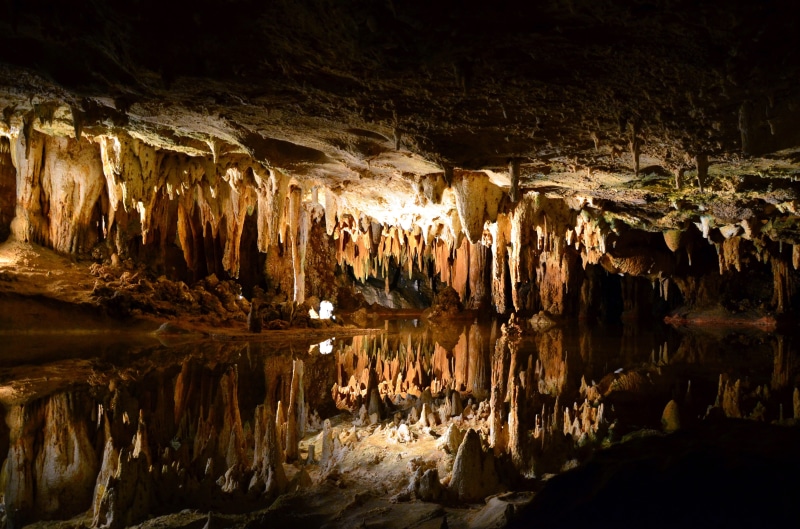 Cave, non-urban scene, illuminated, stalactite, Rock, beauty in nature, tranquility, stalagmite, solid, indoors, geological, rock formation, no people