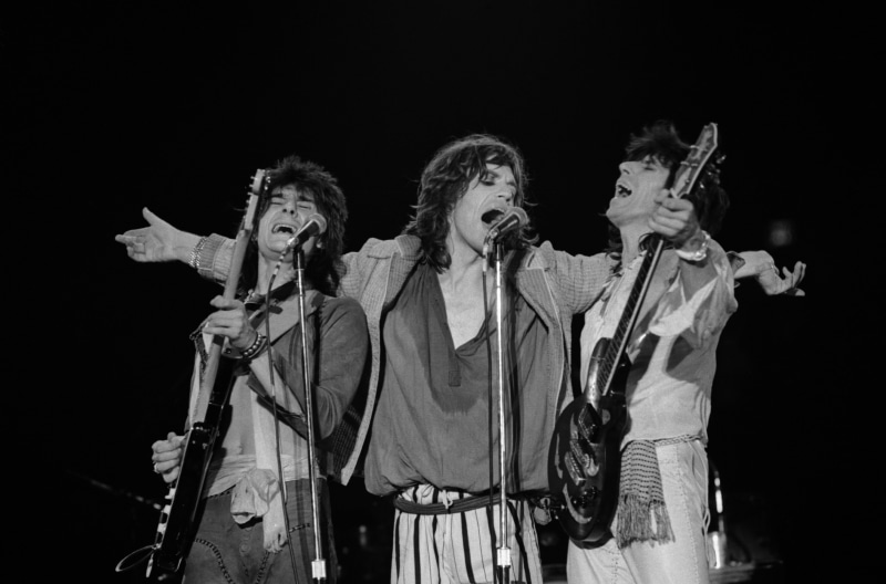 waist up, Mick Jagger, popular music concert, standing, musician, enjoyment, arts culture and entertainment, night, festival, black background, legends