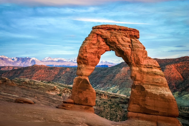 tranquility, hiking, eroded, atmospheric, building, arch, arid climate, arched, tranquil scene, beauty in nature, physical geography, non-urban scene, scenics - nature