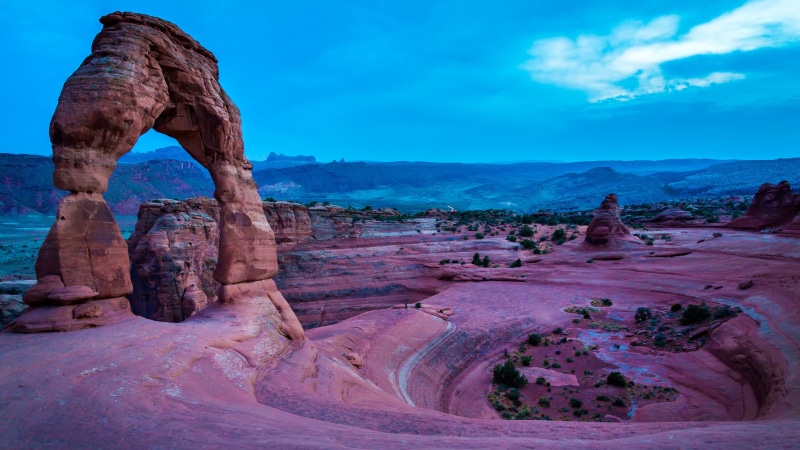 geology, delicate arch, tourism, usa, cloud, no people, rock, utah, travel destinations, arid climate, eroded, travel, beauty in nature, tranquil scene