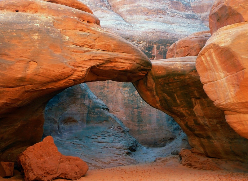 delicate arch, nature, sandstone, scenics - nature, climate, natural arch, brown, physical geography, rock - object, arid climate, day, geology, formation