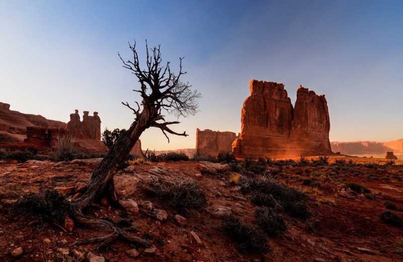 sky, arid climate, non-urban scene, scenics - nature, landscape, climate, no people, outdoors, Arches National Park, solid, rock formation, rock - object