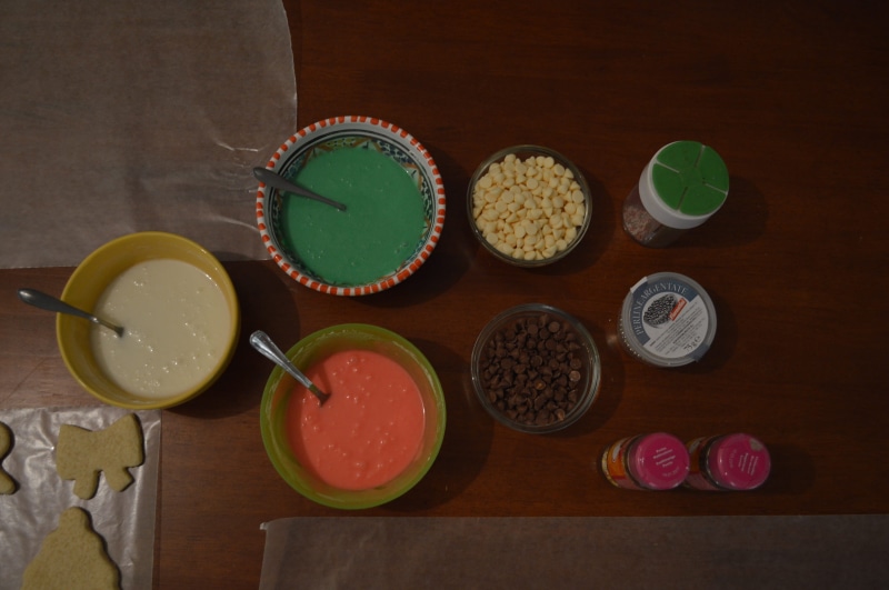 no people, preparation, christmas, fruit, variation, wood - material, healthy eating, cookies, freshness, drink, kitchen utensil, 2K, frosting, food, still life