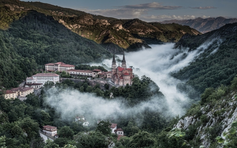 de, Covadonga, castle, europa, picos, photo, 1080P, Spain, Mountains, House, Asturias, Trees