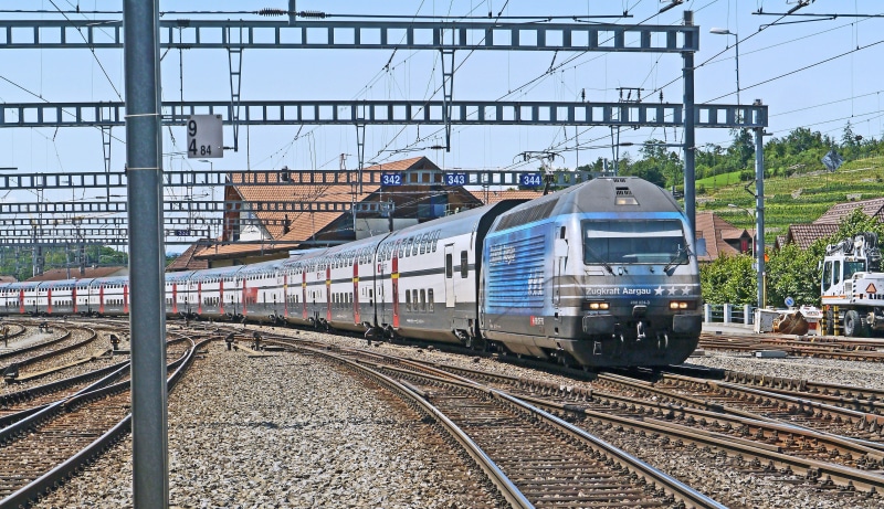 br460, cross-member, power supply, switzerland, gateway, nature, lok 2000, 4K, transportation, train - vehicle, yield, tracks, werbelok, ffs, spiez, white