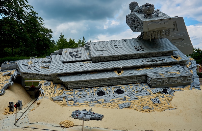 children, incidental people, cloud - sky, skywalker, nature, film, weapons, building, religion, legoland, robot, science fiction, starwars, lego blocks