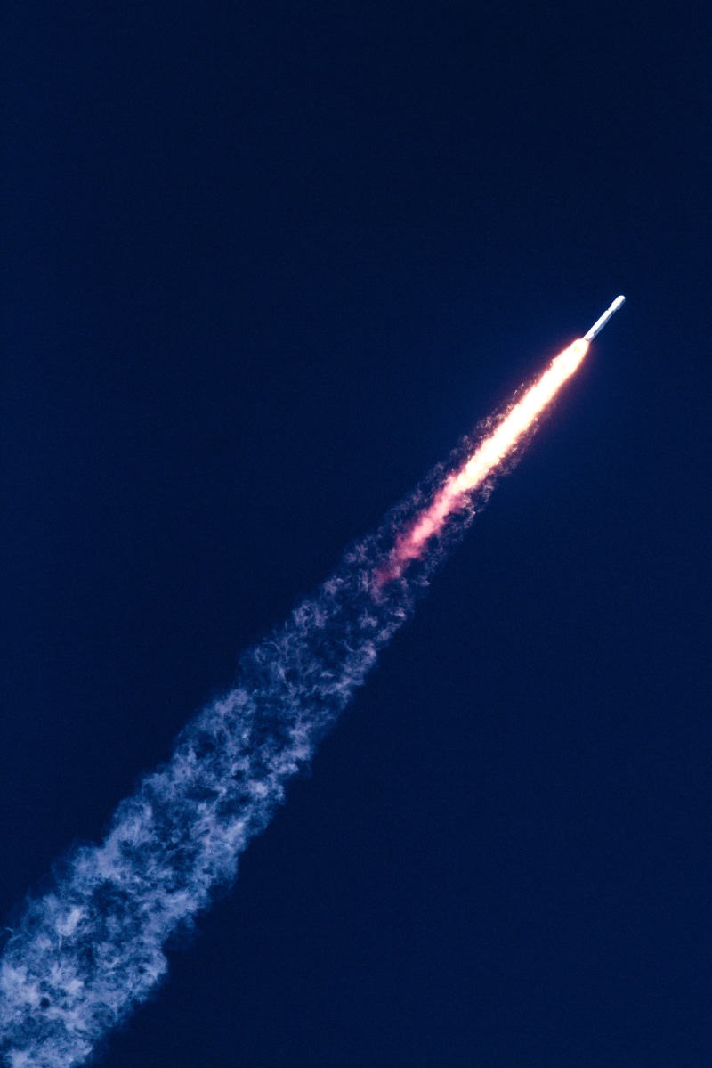 nature, falcon, launch, cloud - sky, transportation, aerobatics, blue, 4K, motion, no people, airshow, mode of transportation, spacex, air vehicle, copy space