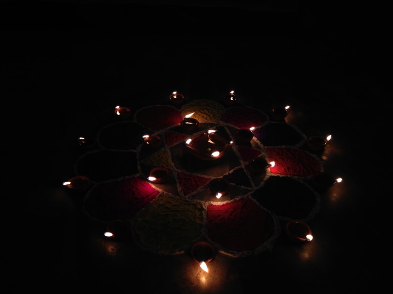 lighted, worship, luxury, diwali, greeting, flame, dark, diya, reflection, fire, ceremony, oil, surface, copy space, tradition, night, festival, lighting equipment