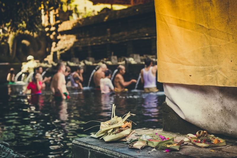 architecture, 5K, god, flow, bath, day, balinese, lifestyles, Buddhism, real people, offer, flower, river, sacred, traditional, group of people, ceremony