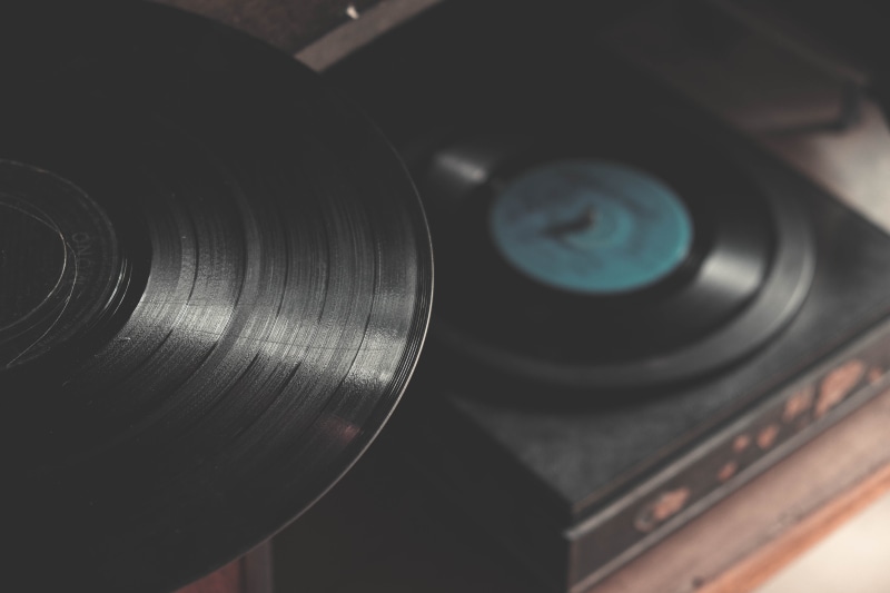 phonograph record, electronics, nostalgia, record player, arts culture and entertainment, technology, equipment, antique, selective focus, close-up, noise