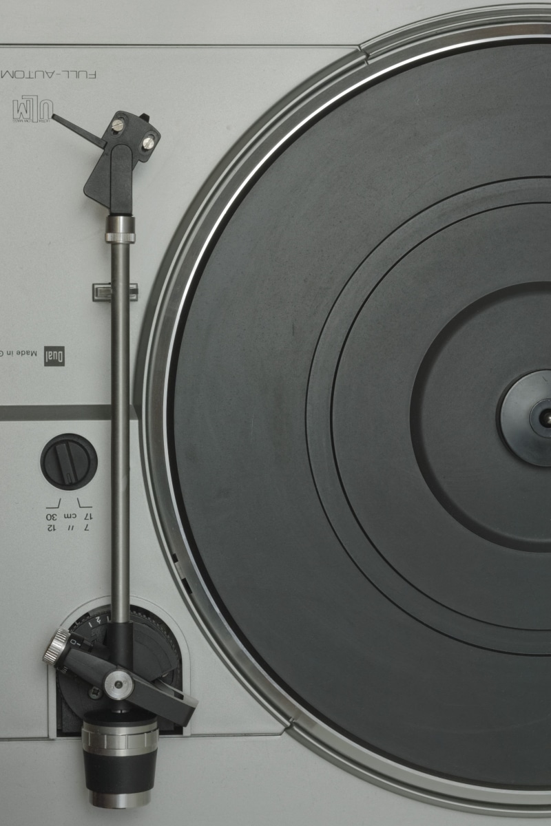 power supply, turntable, single object, no people, vintage, phonograph, connection, music, retro, 2K, classic, platter, equipment, arts culture and entertainment