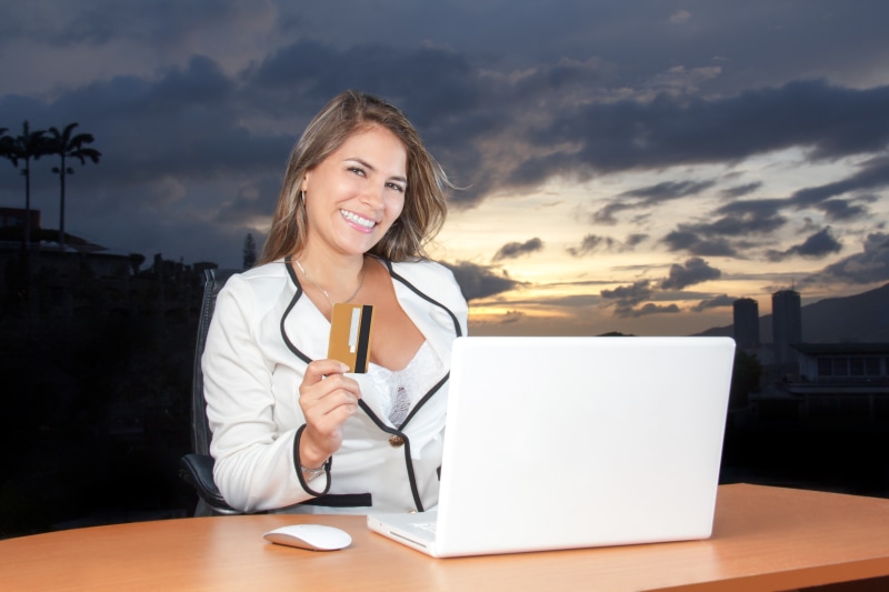 smart, young women, magstripe, success, caucasian Ethnicity, table, digital, hair, adult, happy, worker, working people, businesswoman, woman at computer