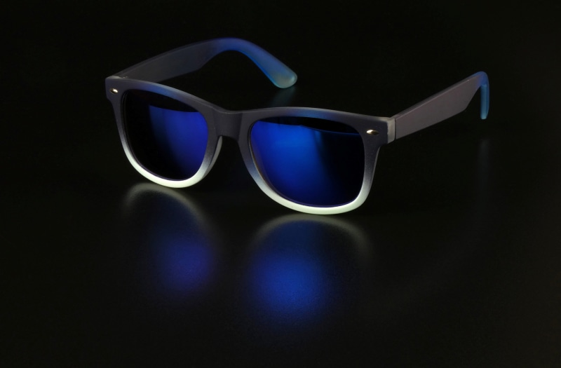summer, studio shot, reflection, sunglasses, style, single object, black background, cool, 4K, indoors, blue, 3-d glasses, people, eyeglasses, glasses