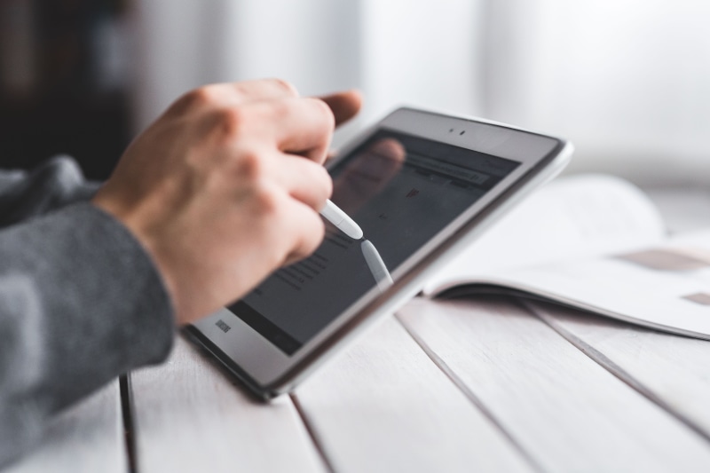 touching, mobile Phone, office, using, laptop, men, tablet, selective focus, human Hand, people, hands, holding, surfing the net, communication, adult