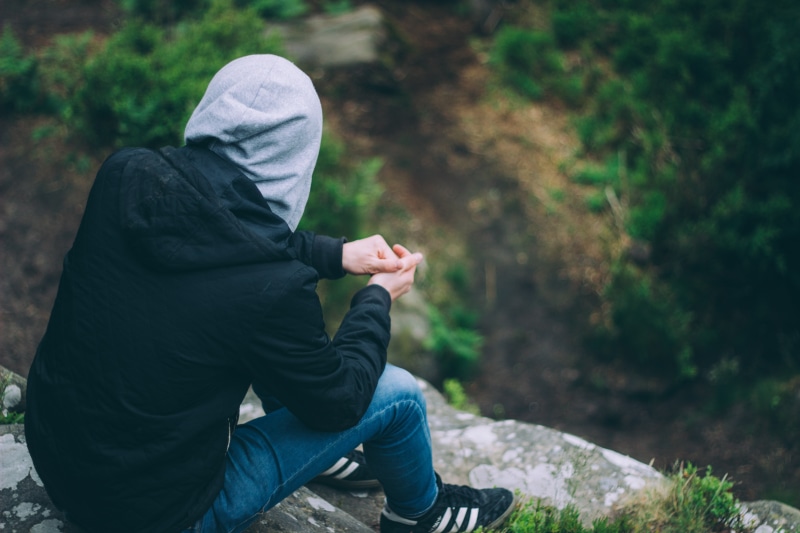 woman, hooded shirt, landscape, rubber shoes, young adult, hoodie, water, park, adidas, day, one person, hood, recreation, lifestyles, rocks, plant, grass