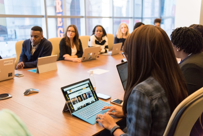 women, workplace, corporate business, office, colleague, 5K, window, working, people, technology, laptops, group, business meeting, coworker, brainstorming