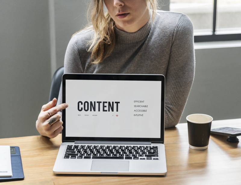 desktop, computer, young women, accessible, digital, women, 4K, device, european, one person, young adult, casual, laptop, front view, communication, blond