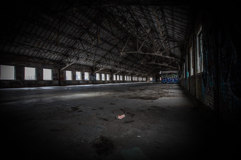 architecture, abandoned, dark, dirty, absence, empty, decaying, indoors, messy, unhygienic, day, steel, deterioration, obsolete, bad condition, walls, ceiling