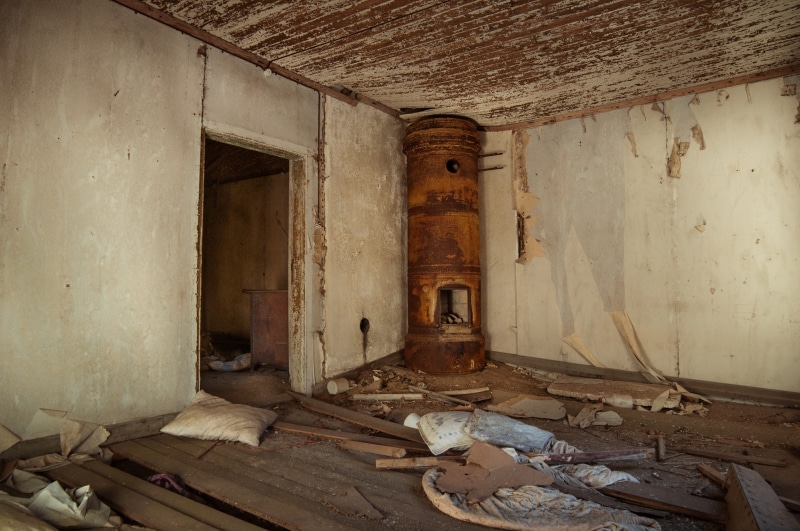 house, obsolete, House, domestic room, ruined, damaged, decline, rotting, room, dirt, architecture, abandoned, ceiling, spooky, architecture And Buildings