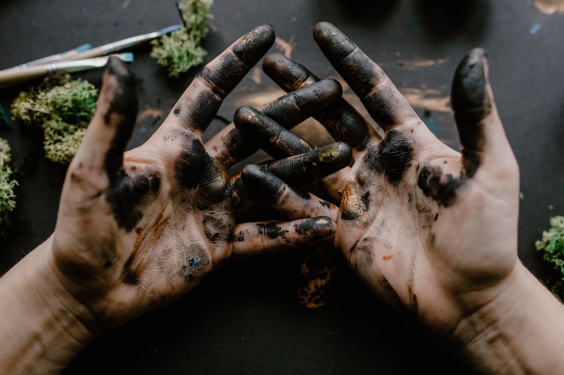 hands, painter, finger, body part, showing, paint, men, dirt, human body part, painting, holding, 4K, messy, dark, human finger, tattoo, painted, aggression