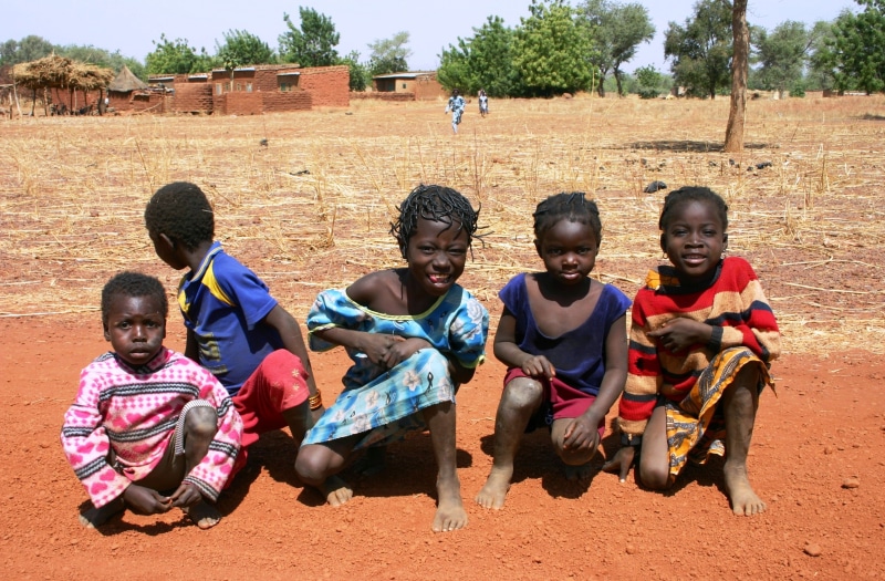 sand, innocence, girls, nanoro, playing, women, males, day, nature, african Culture, casual clothing, 2K, children, child, real people, offspring, men