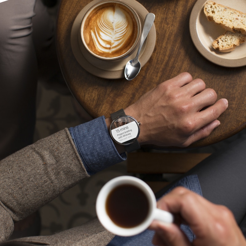 luxury, man, watches, 4K, cafe, smart watches, CES 2015, metal, review, Moto 360