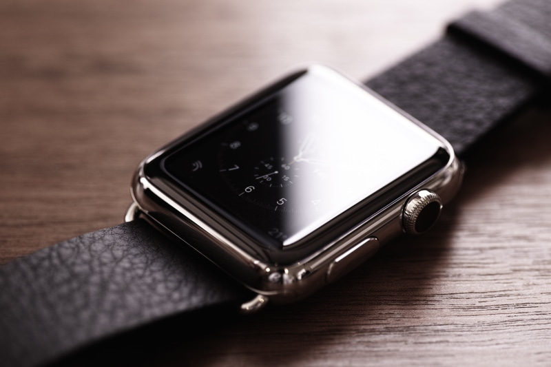 wireless Technology, business, equipment, silver, focus on foreground, watch, white, indoors, no People, two objects, connection, 4K, wristwatch, black Color