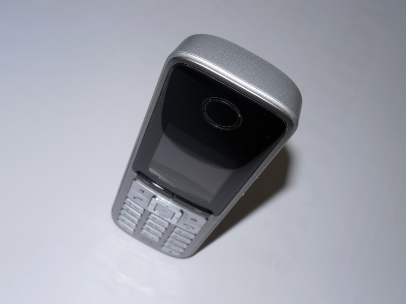 portability, copy space, white background, telephone line, phone, no people, studio shot, gray, computer crime, close-up, hands-free device, computer, internet