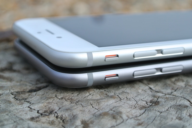 portable information device, selective focus, technology, grey, communication, space, usb cable, portability, mobile phone, internet, two objects, smartphone