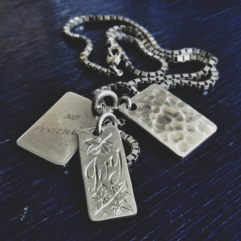 dog, religion, cross, close-up, no people, padlock, indoors, black, necklace, high angle view, love, identification, Ivy, day, Chain, symbol, metal, protection