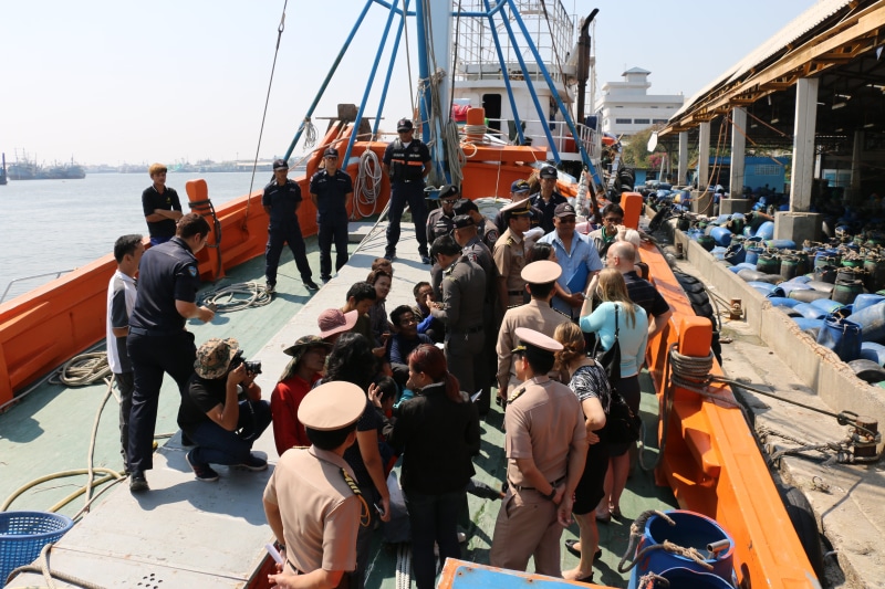 nature, real people, police, water, nautical vessel, check identity card, harbor, city, View Card, Identification Card, women, crowd, check card, architecture