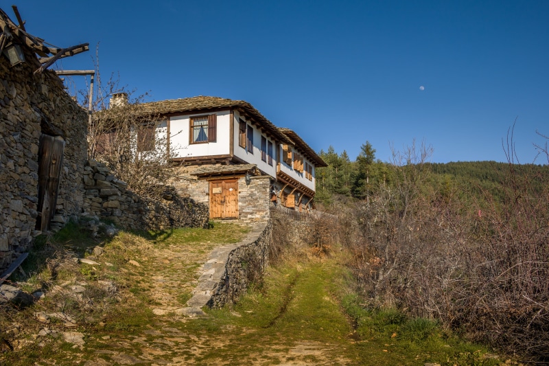 landscape, nature, sky, built structure, rhodope, 5K, leshten cottages, building, bulgaria, village, footpath, abandoned, building exterior, land, no people