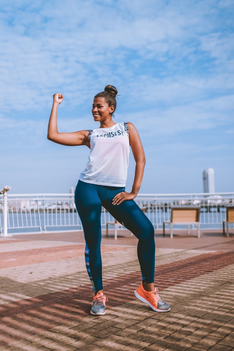 muscles, sea, fashion, motion, surface, exercise, active, leg, tank, athlete, lifestyles, railing, top, leisure, fit, action, architecture, healthy, concrete