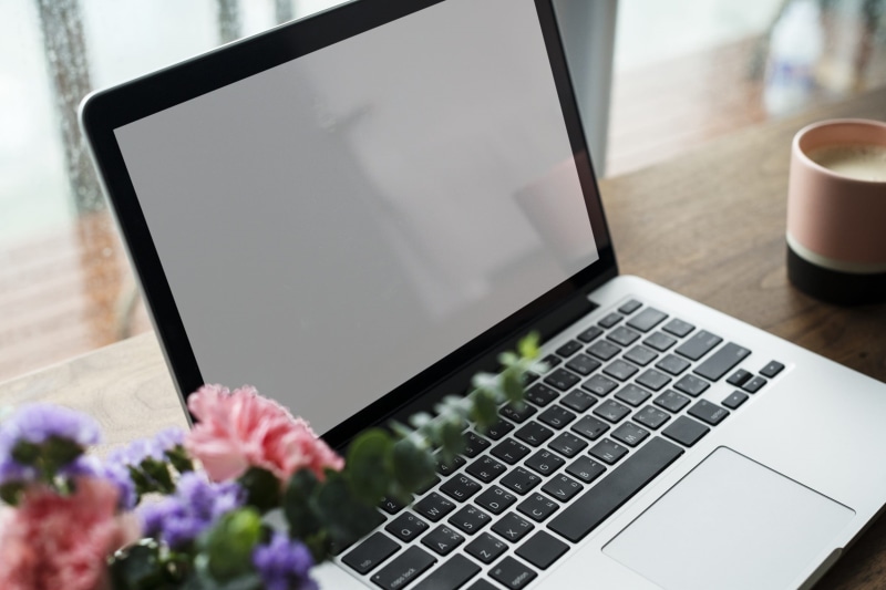 milk tea, working at home, no people, indoors, wireless technology, computer keyboard, technology, table, analysis, social media, lifestyle, communication