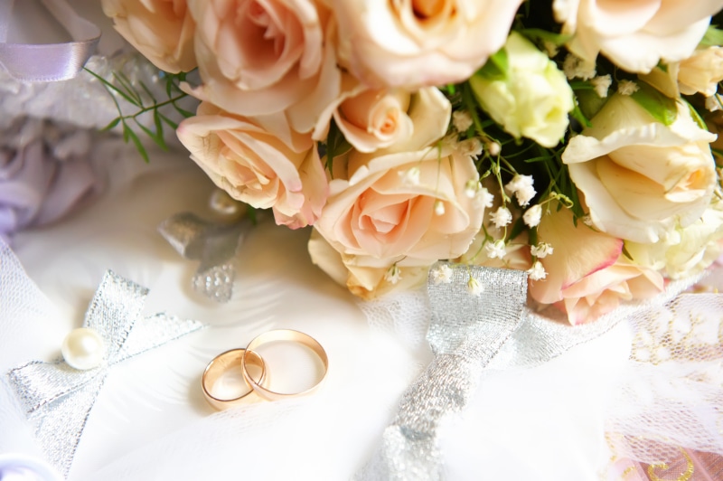 engagement rings, plant, flower head, freshness, bouquet, vulnerability, jewelry, event, celebration, wedding, rings, ribbon, inflorescence, ring, flower