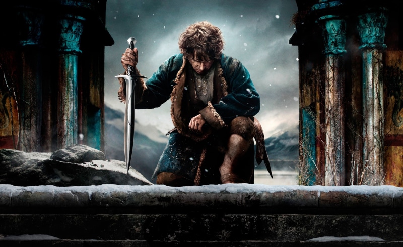 The Hobbit, holding, outdoors, hobbit, clothing, casual clothing, real people, aggression, one person, young adult, armies, young men, architecture, dirt