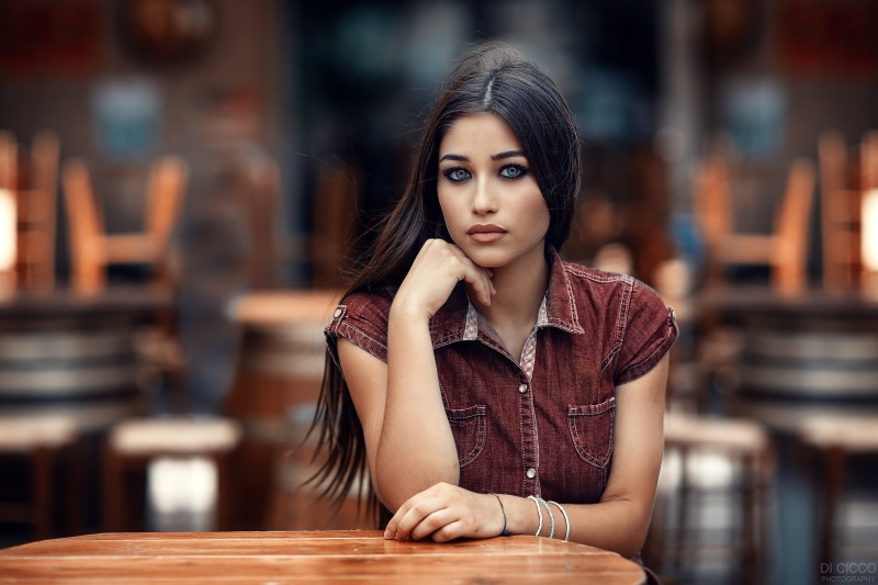 face, beautiful woman, indoors, young women, hairstyle, young adult, adult, depth of field, portrait, hair, coffee shop, contemplation, women, relaxation