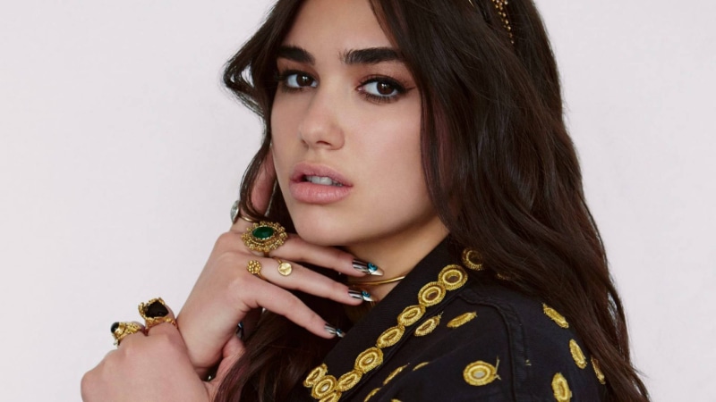 1080P, luxury, jewelry, beautiful woman, nail, long hair, indoors, headshot, hairstyle, bracelet, studio shot, Dua Lipa, young adult, white background