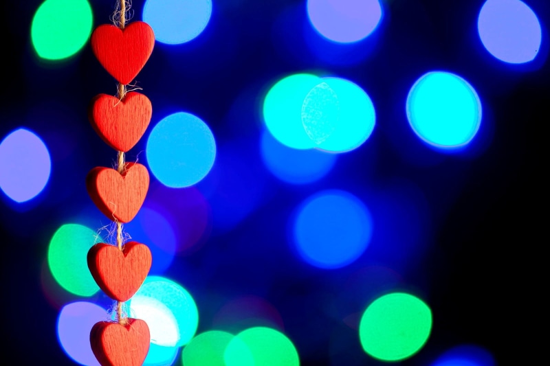 blue, decor, light - natural phenomenon, purple, mood, love, heart, red, shape, hearts, hanging, positive emotion, pattern, close-up, 1080P