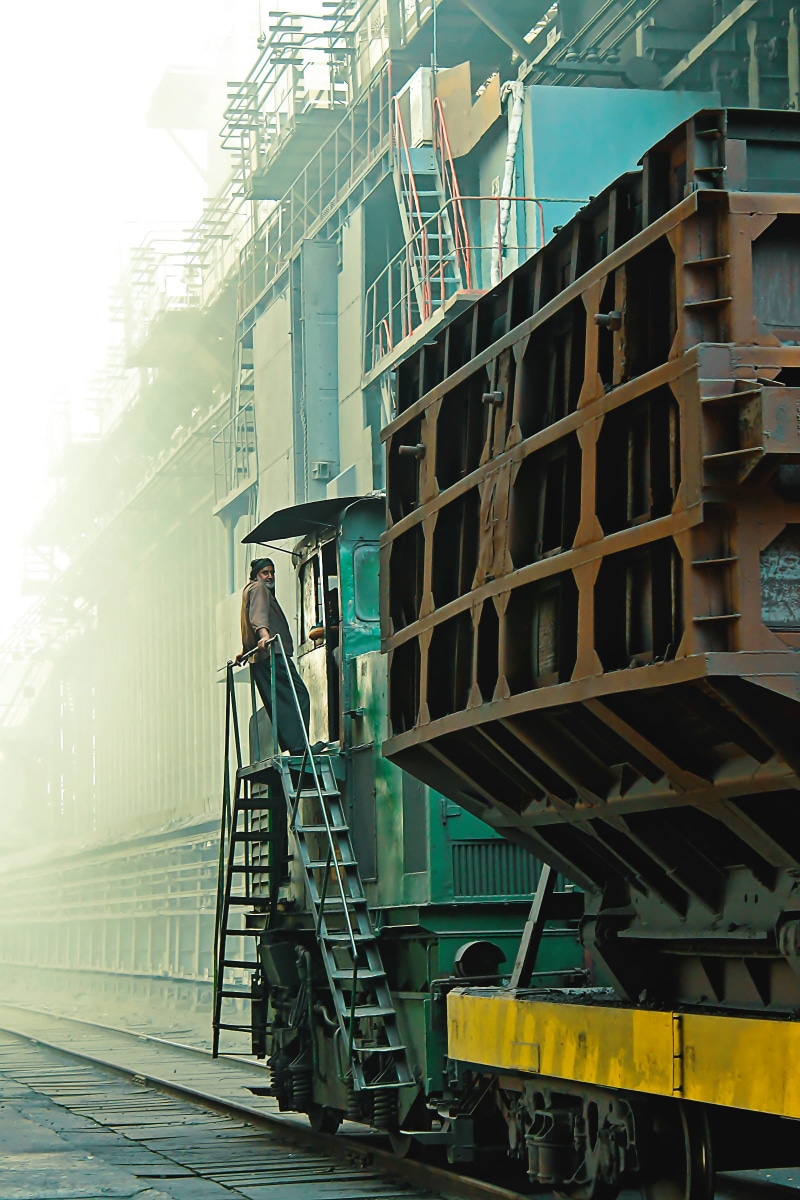 railway, real people, day, load, building, outdoors, iron, full length, man, rust, lifestyles, karachi, 1080P, mode of transportation, still mill, creative