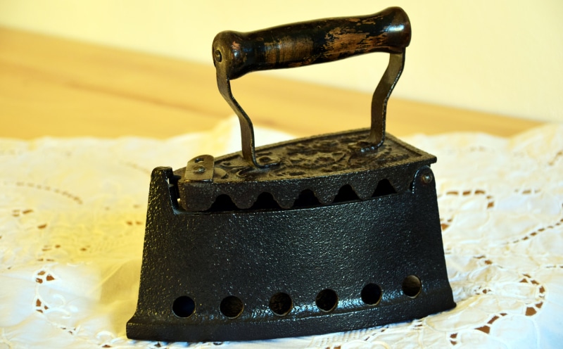 antique, cast iron, domestic room, work, focus on foreground, close-up, leather, indoors, nostalgia, ancient, century, cable, greeting card, old iron, appliance