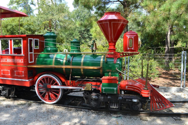 metal, kids, trees, science, light, train, stationary, huntington train, whistle, day, locomotive, classic, travel, railroad, attraction, technology, 2K