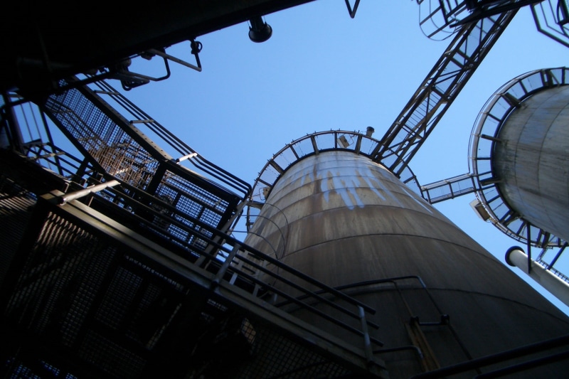 oil industry, built structure, 1080P, sky, business, refinery, equipment, factory, nature, directly below, iron - metal, steel, metal, foundry, fuel and power generation